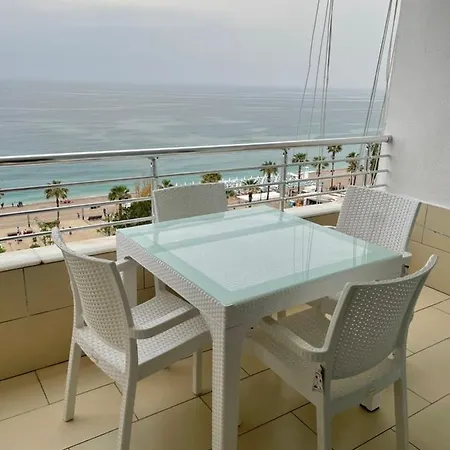 A Peaceful With A Unique View Apartment *