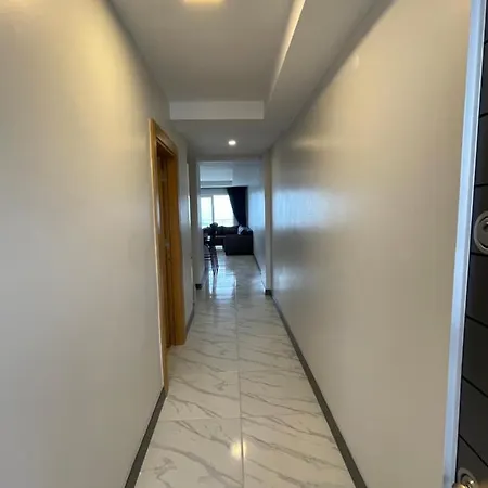A Peaceful With A Unique View Apartment *